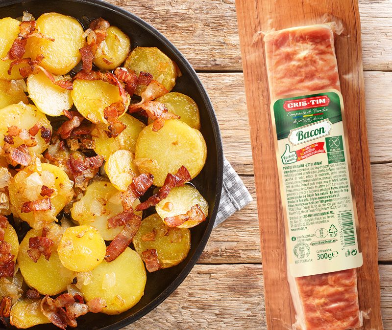 Cartofi feliați cu bacon la tigaie