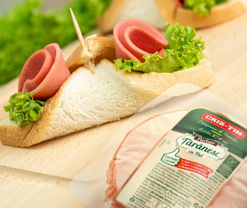 Sendviș Bărcuță cu Parizer Țărănesc cu Pui Cris-Tim