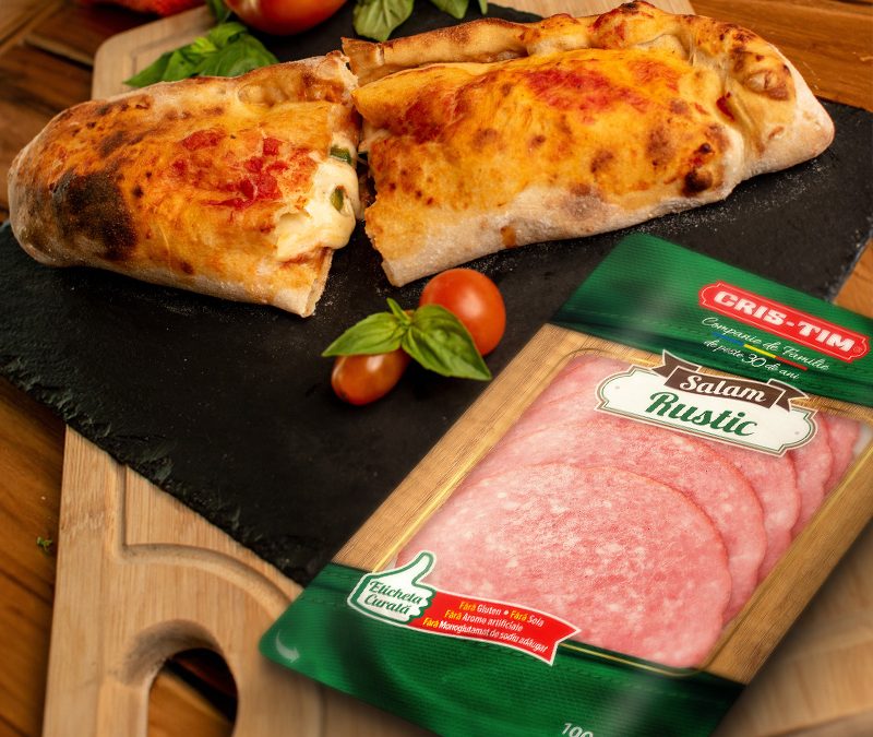 Calzone ispititor cu Salam Rustic Cris-Tim
