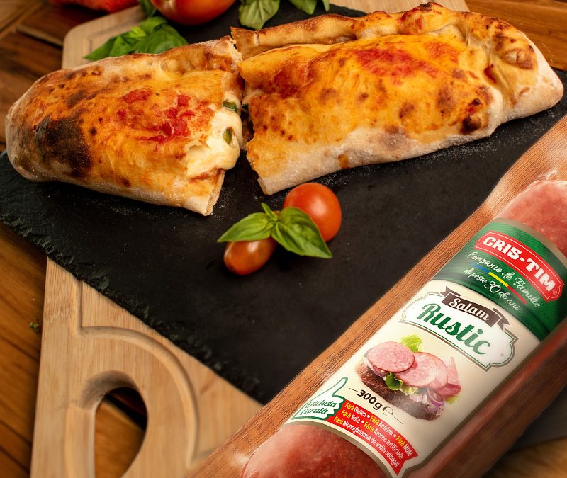 Calzone ispititor cu Salam Rustic Cris-Tim